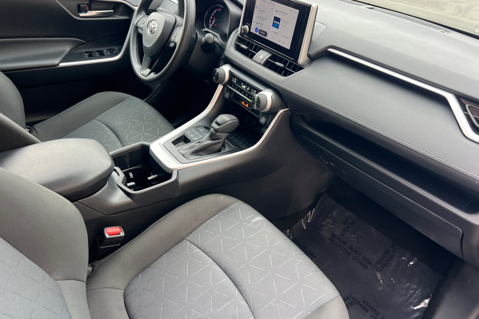Used 2025 Toyota RAV4 XLE AWD/4WD image 18