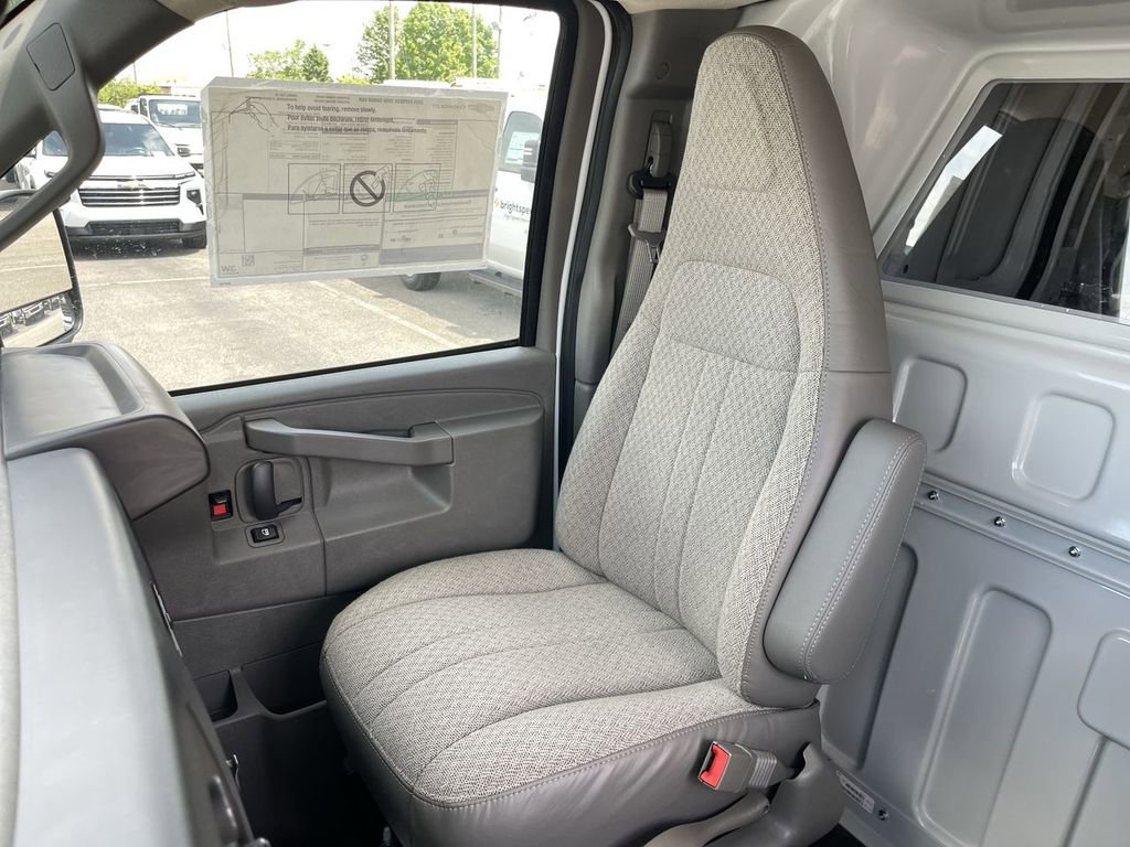 New 2025 Chevrolet Express 2500 w/ Driver Convenience Package image 17