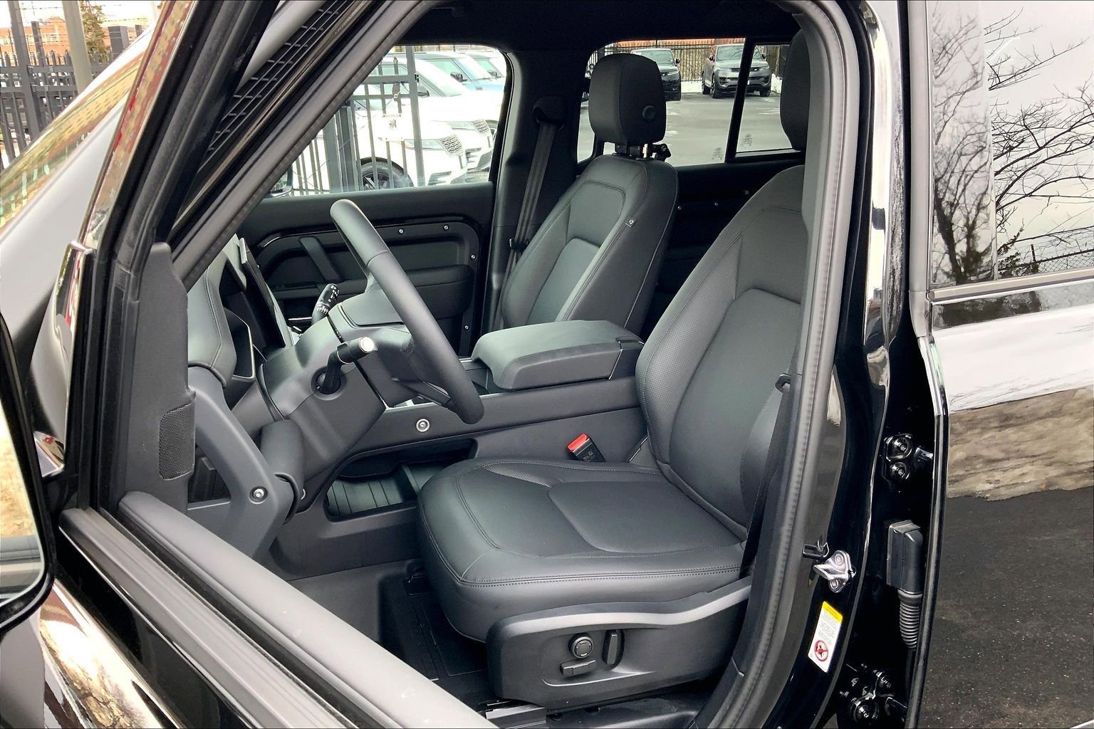 Used 2025 Land Rover Defender 110 S image 7