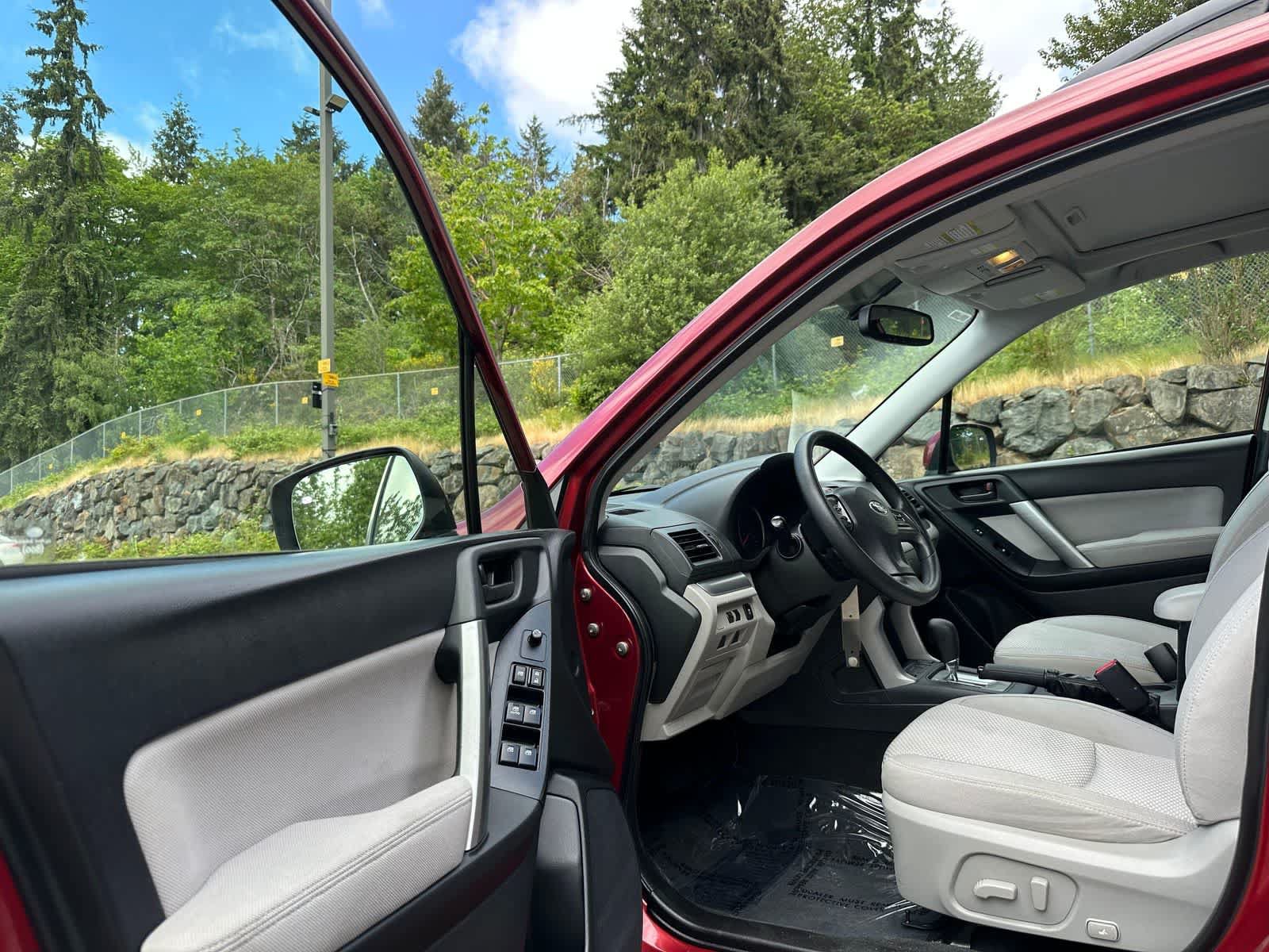 Used 2015 Subaru Forester 2.5i Premium w/ Popular Package #2 AWD/4WD image 15