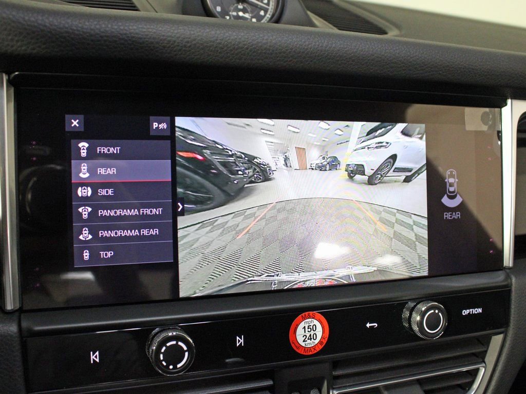 Certified 2025 Porsche Macan image 27