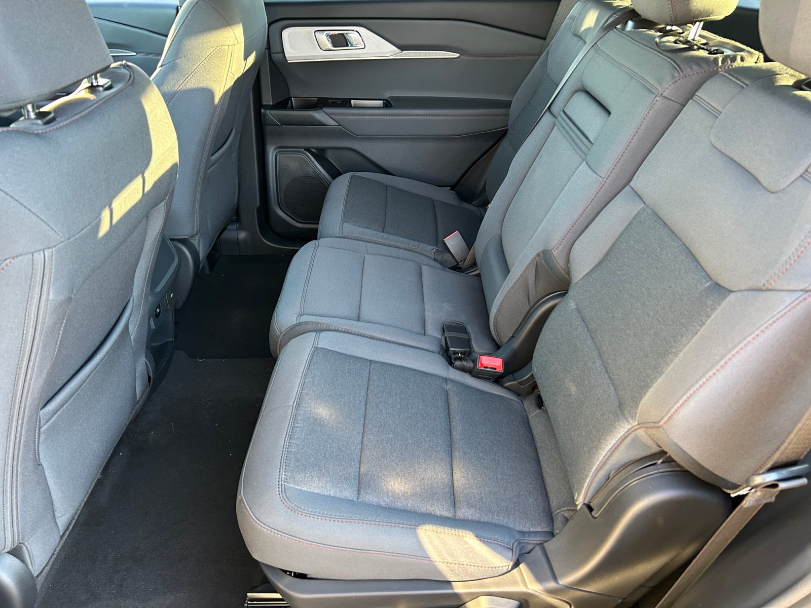 New 2027 Ford Explorer Active RWD image 17