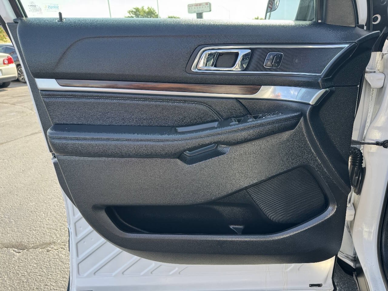 Used 2017 Ford Explorer Limited FWD image 15
