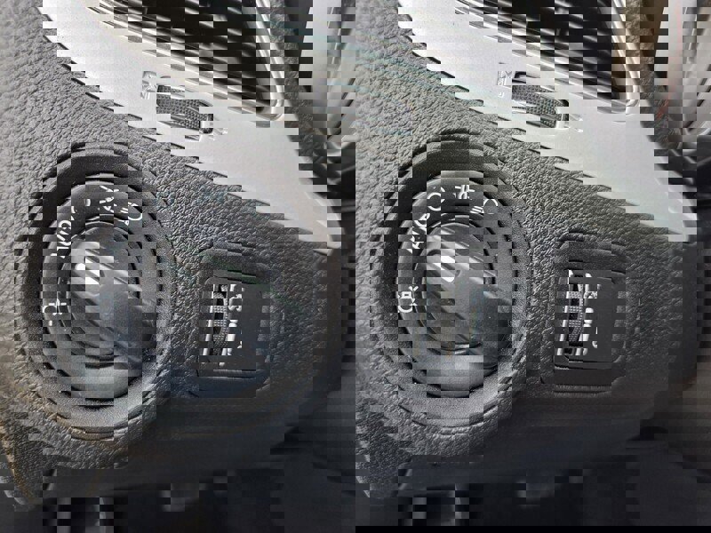 Used 2020 Dodge Journey SE image 24