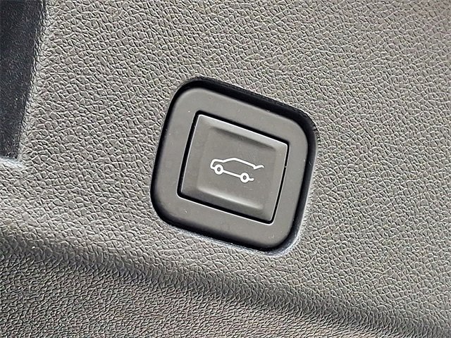 Certified 2025 Chevrolet Traverse LT image 28