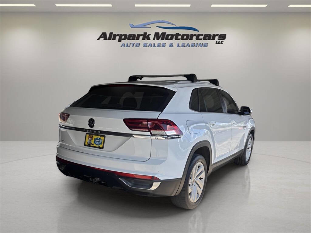 Used 2021 Volkswagen Atlas Cross Sport SE w/ V6 Towing Package image 4