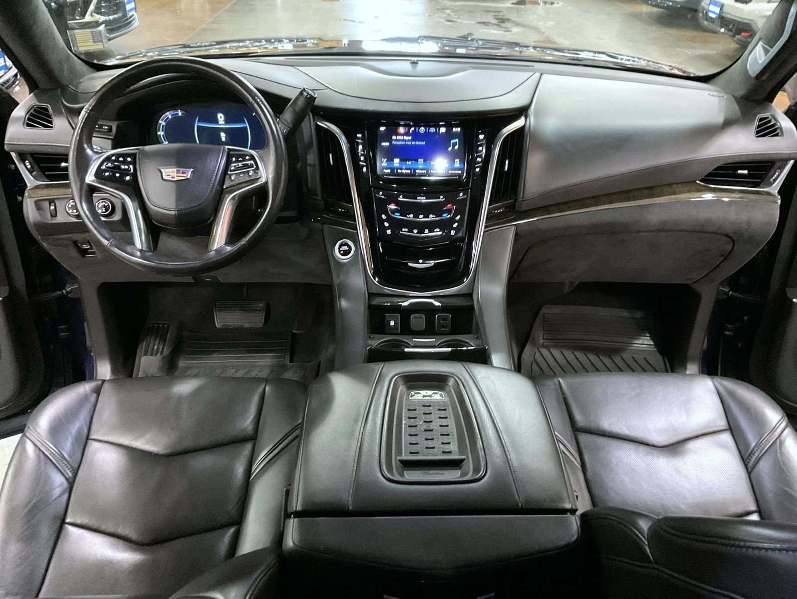 Used 2017 Cadillac Escalade Platinum image 12