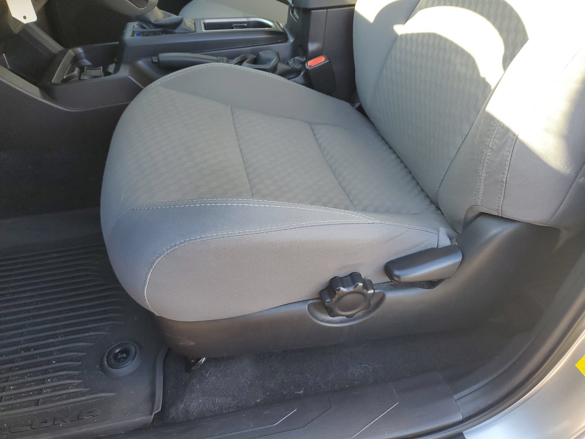 Used 2022 Toyota Tacoma SR AWD/4WD image 12