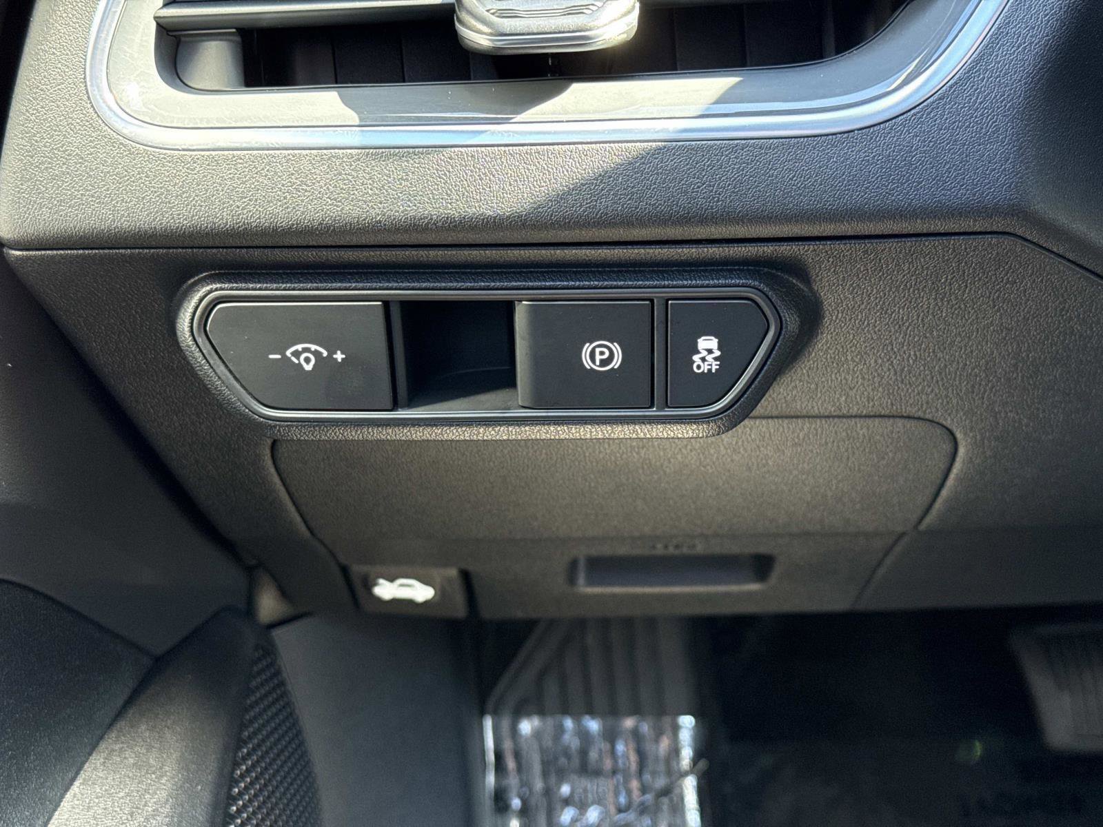 Used 2025 Kia K4 GT-Line image 12