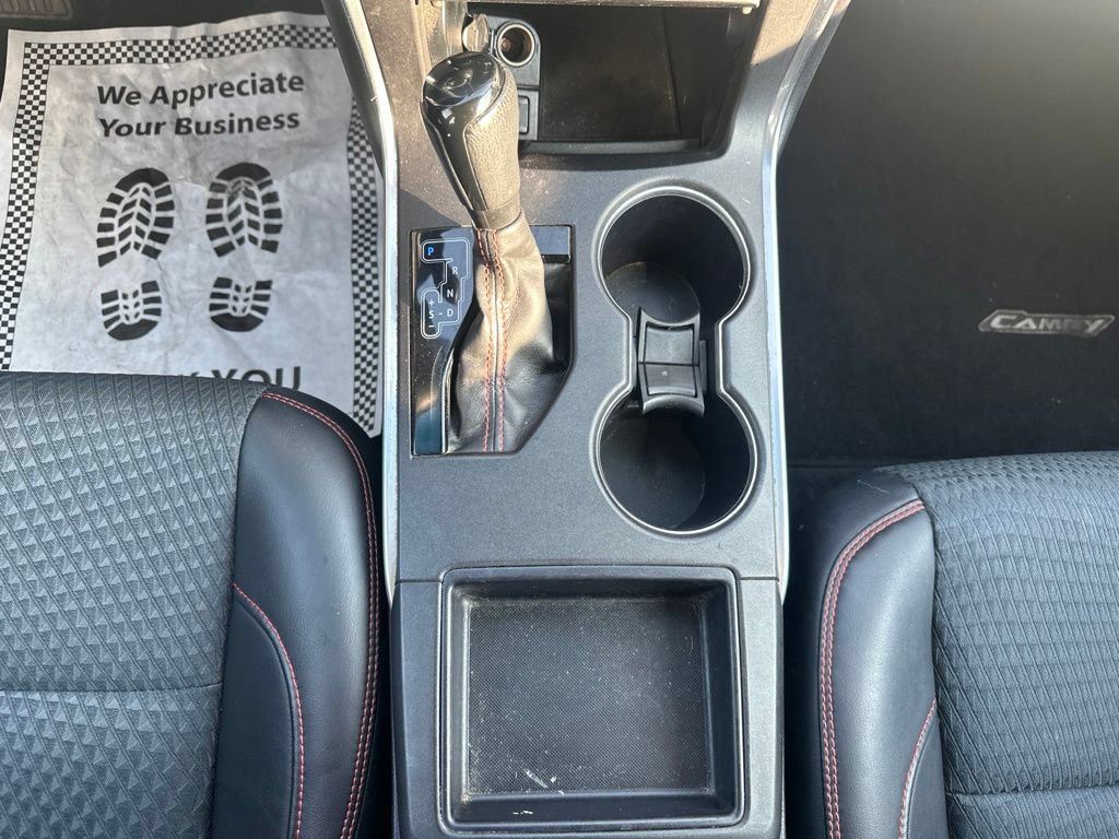 Used 2015 Toyota Camry SE FWD image 18