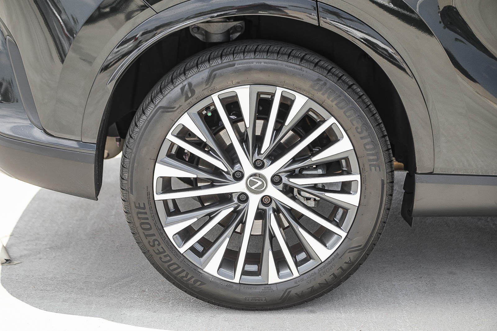 Used 2024 Lexus RX 350 Premium Plus w/ Cold Area Package FWD image 11
