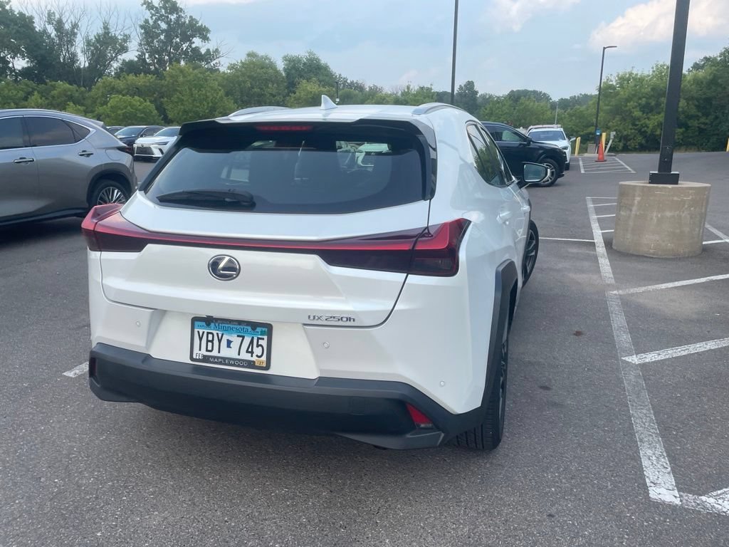 Used 2019 Lexus UX 250h w/ Premium Package AWD/4WD image 28