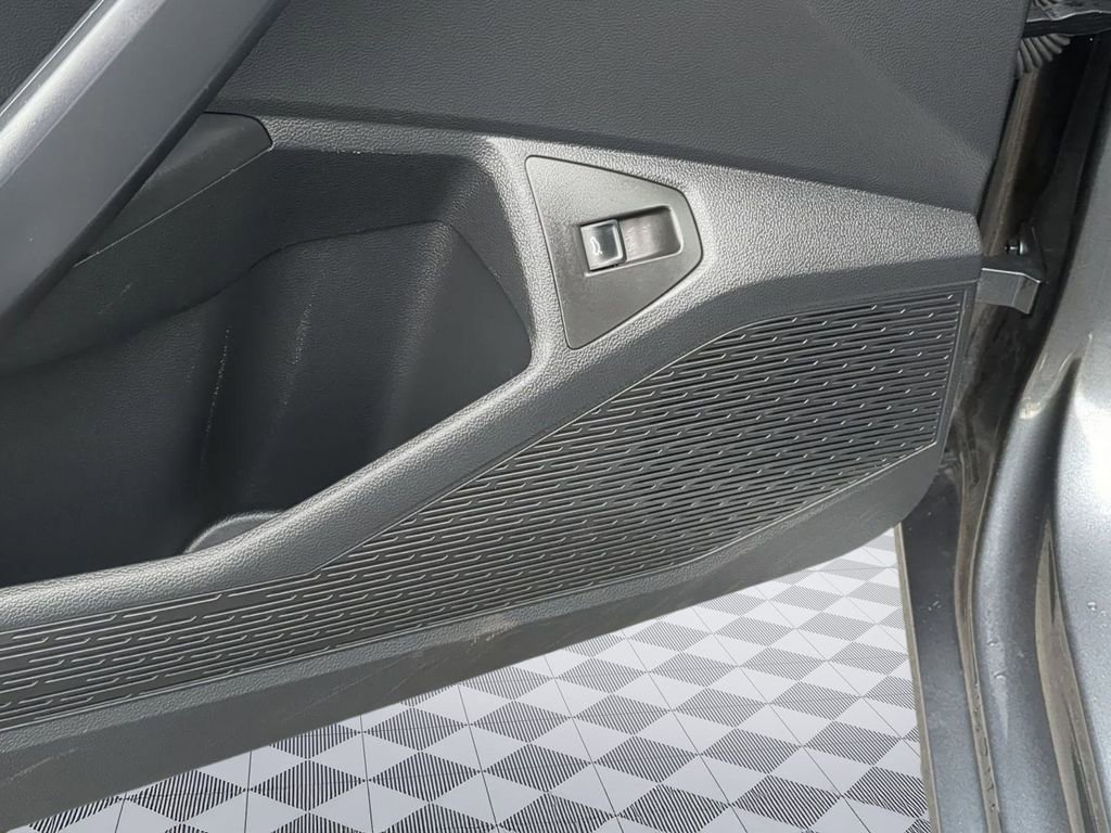 Used 2025 Volkswagen Jetta S image 12