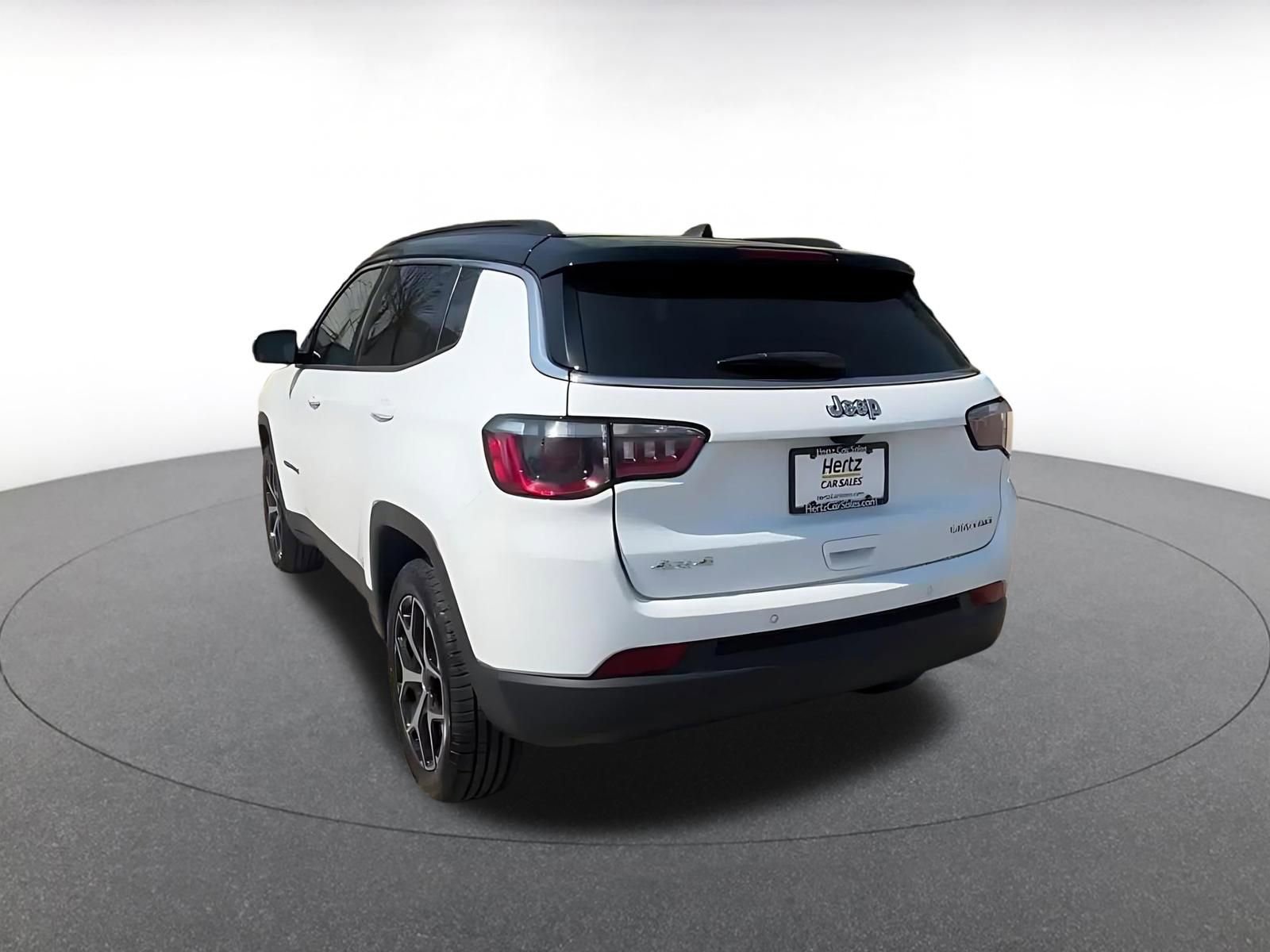 Used 2025 Jeep Compass Limited image 11