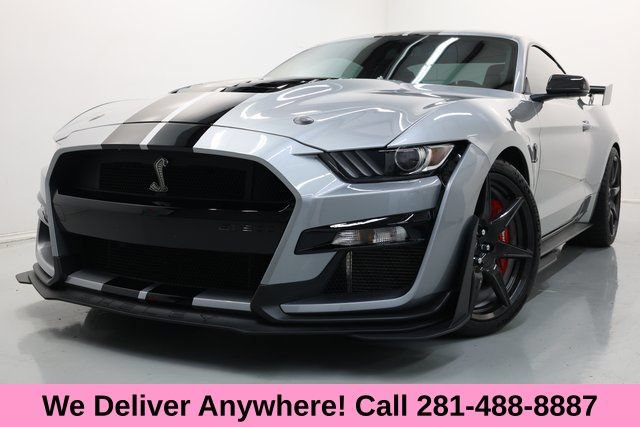 Used 2022 Ford Mustang Shelby GT500 w/ Carbon Fiber Track Pack RWD image 2