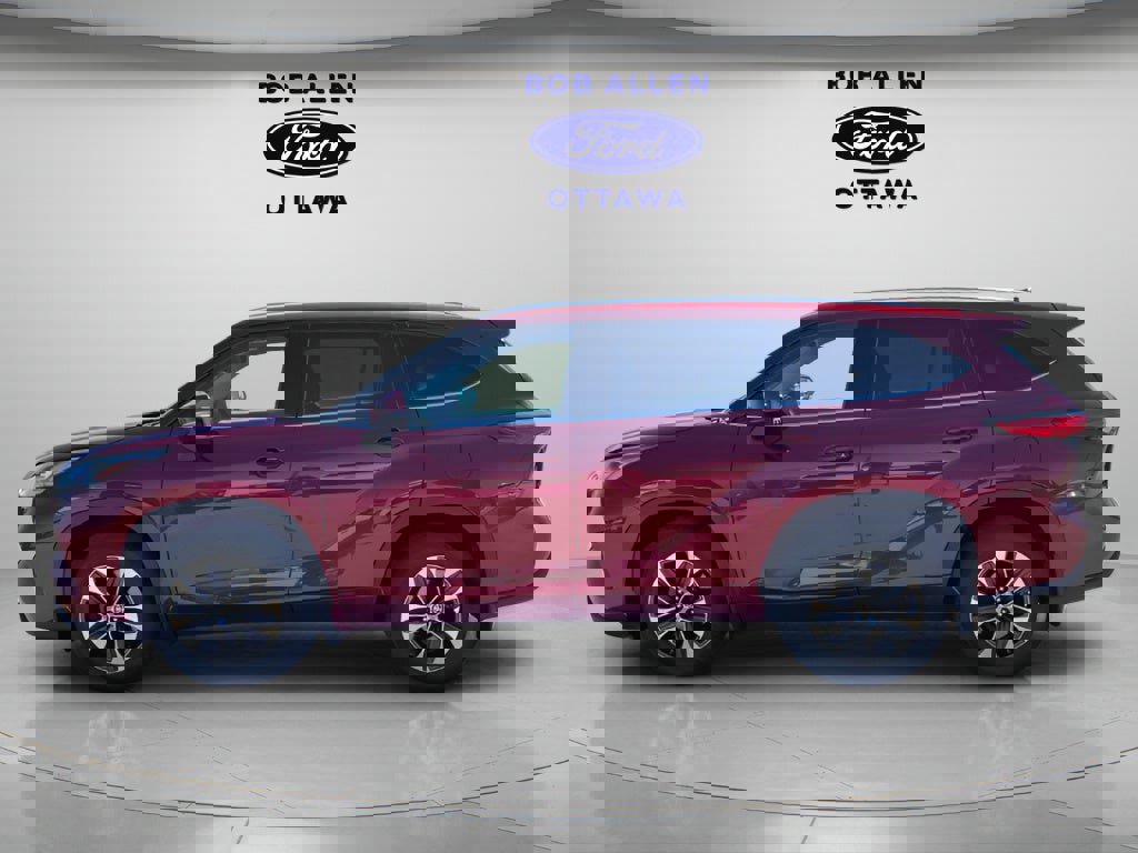 Used 2020 Toyota Highlander XLE image 2