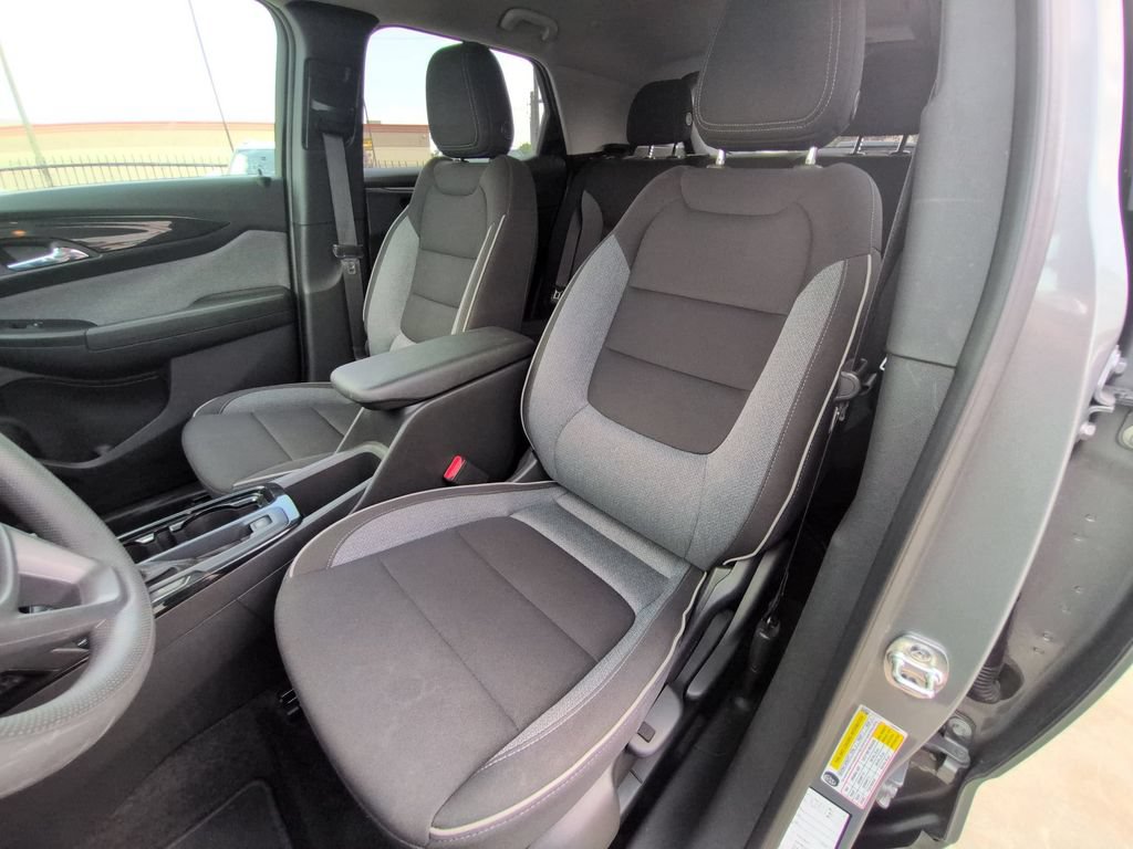 Used 2025 Chevrolet TrailBlazer LT AWD/4WD image 24