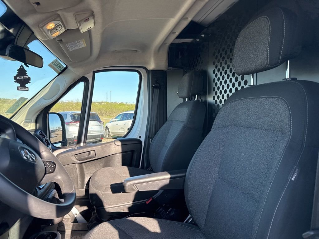Used 2025 RAM ProMaster 2500 w/ U-Haul Equipment Group image 18