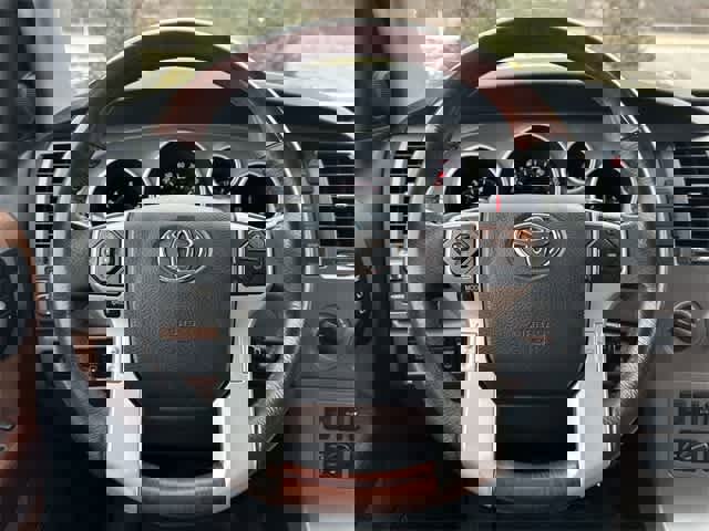 Used 2017 Toyota Sequoia Platinum image 7