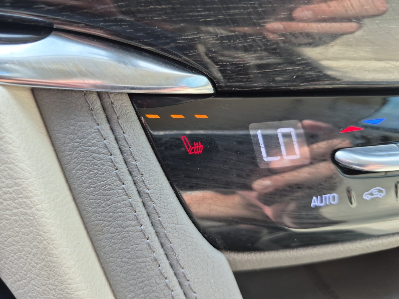 Used 2021 Cadillac XT6 Premium Luxury w/ LPO, Floor Liner Package FWD image 26