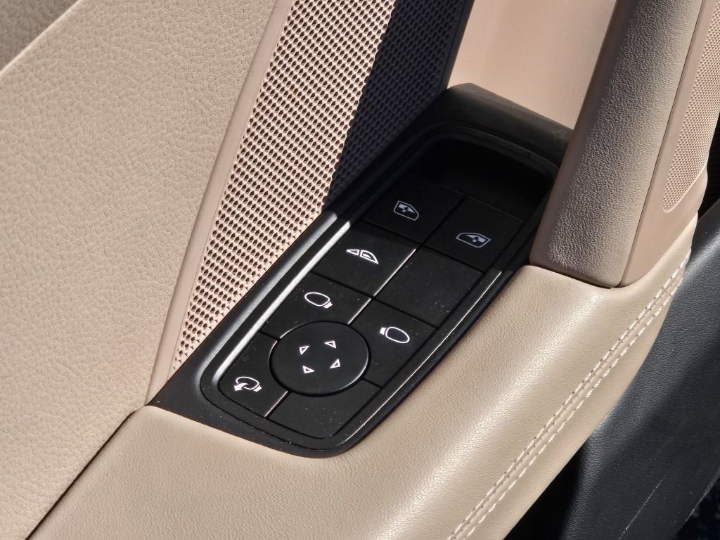 Certified 2025 Porsche 911 Carrera image 24