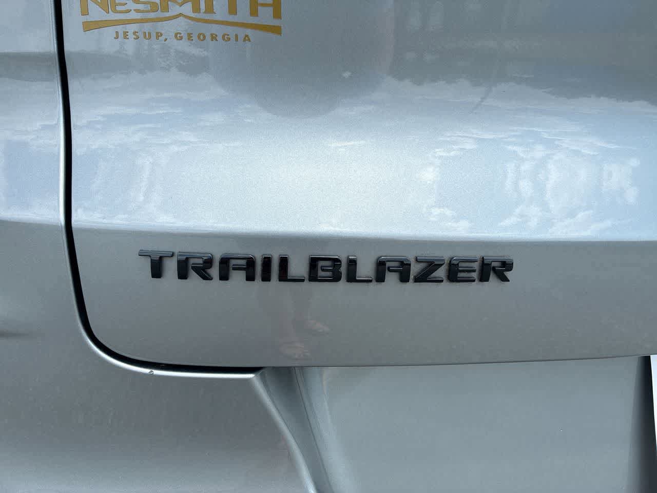Used 2023 Chevrolet TrailBlazer RS w/ Sun and Liftgate Package FWD image 31