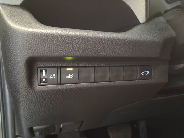 Used 2025 Toyota RAV4 XLE Premium image 28