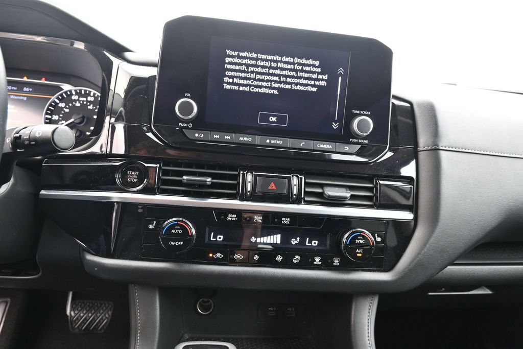 Used 2025 Nissan Pathfinder SV FWD image 12