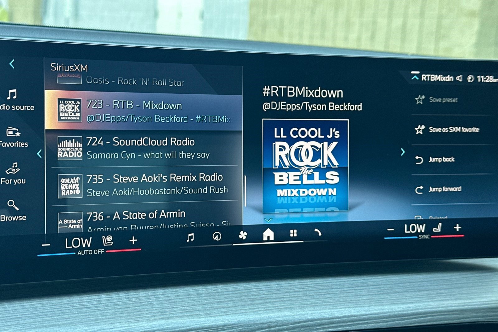 Certified 2025 BMW 230i Coupe w/ Convenience Package image 23