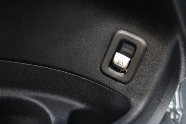 Used 2021 Mercedes-Benz GLC 300 4MATIC image 35