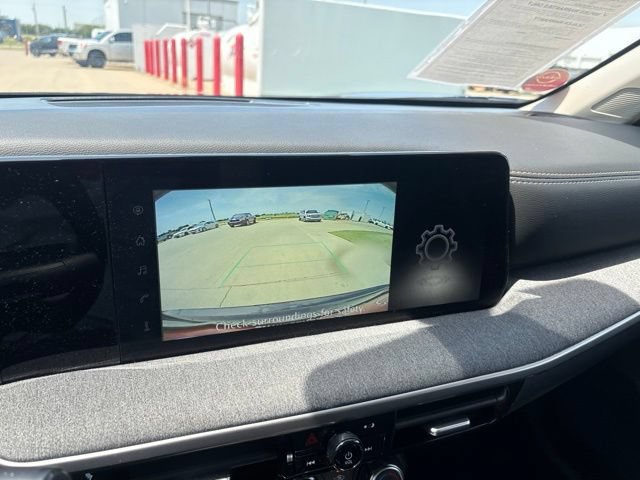 Certified 2025 Nissan Kicks SV FWD image 27