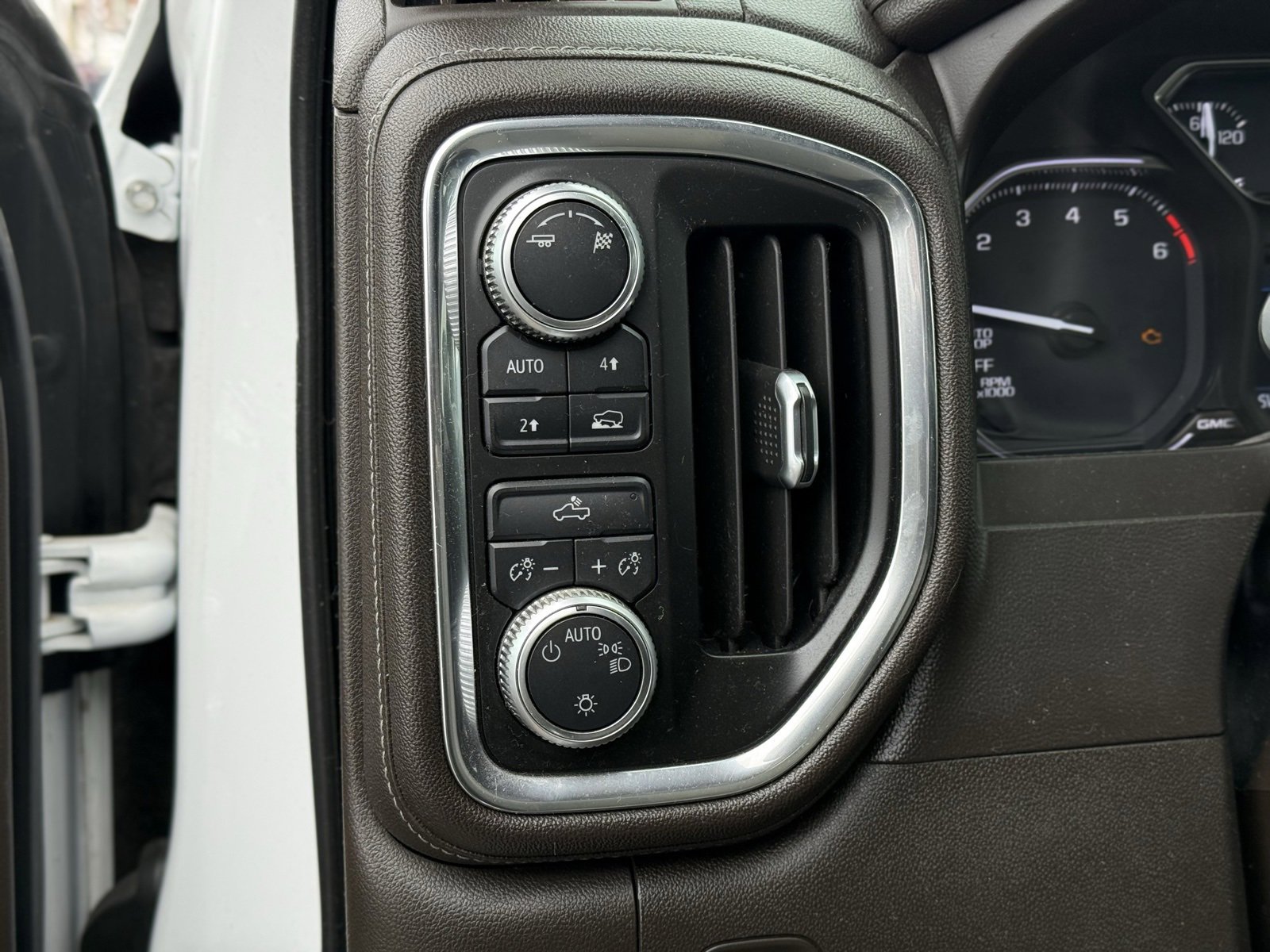 Used 2019 GMC Sierra 1500 SLE w/ SLE Value Package image 26