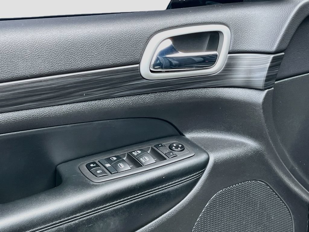 Used 2021 Jeep Grand Cherokee Laredo X RWD image 18
