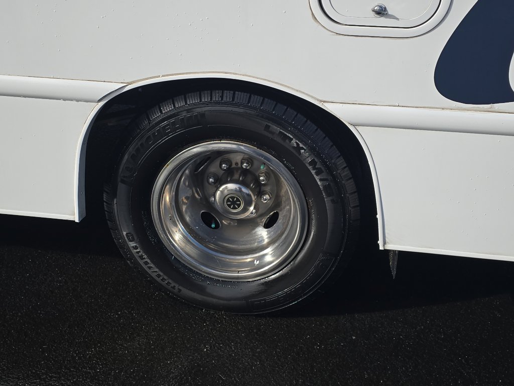 Used 2011 Ford E-350 and Econoline 350 Super Duty w/ Payload Pkg image 9