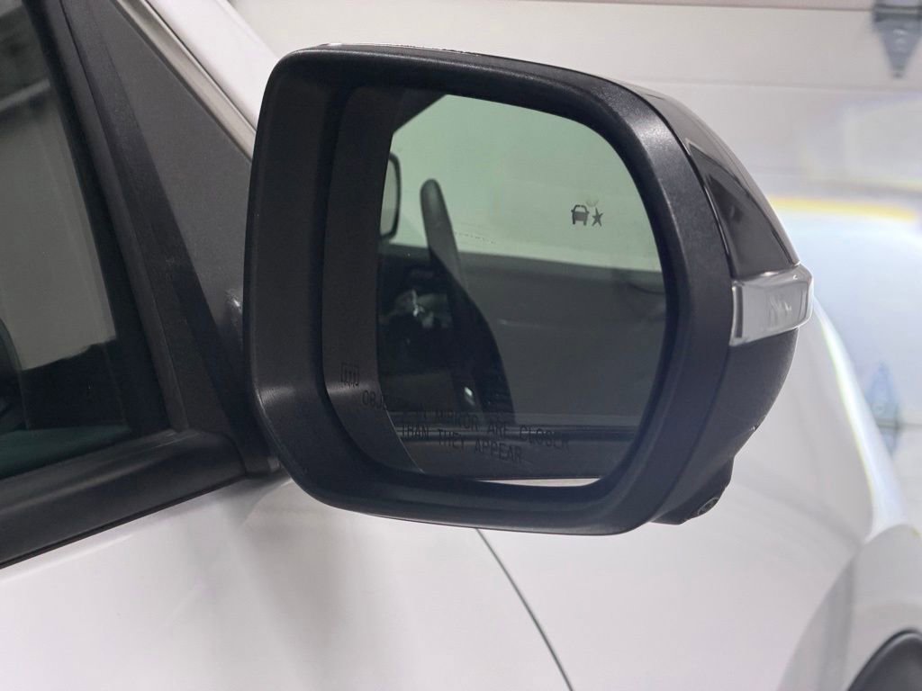 Certified 2025 GMC Acadia Elevation AWD/4WD image 11