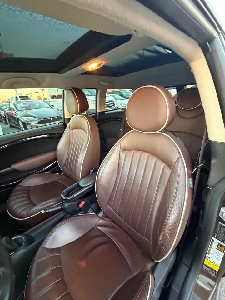 Used 2011 MINI Cooper Clubman w/ Premium Pkg image 8