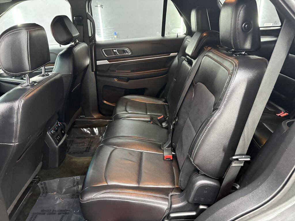 Used 2016 Ford Explorer Limited image 11