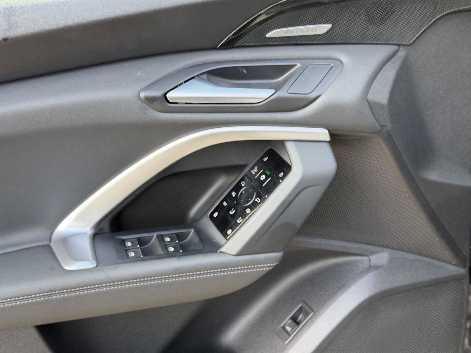 Used 2025 Audi Q5 Premium Plus w/ Premium Plus image 11