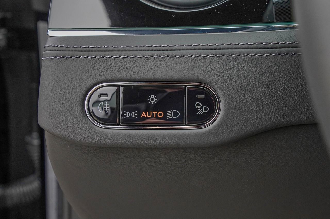 Used 2024 Bentley Continental GT AWD/4WD image 34