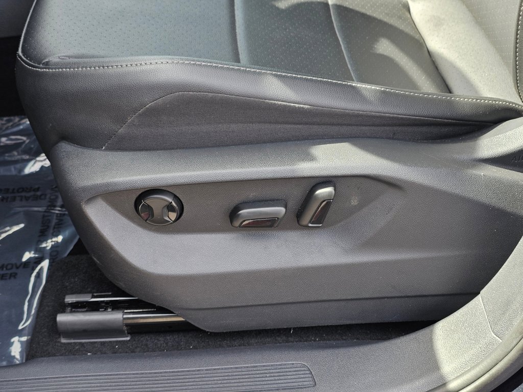 Used 2019 Volkswagen Tiguan SEL w/ 3rd Row Seat Package image 30