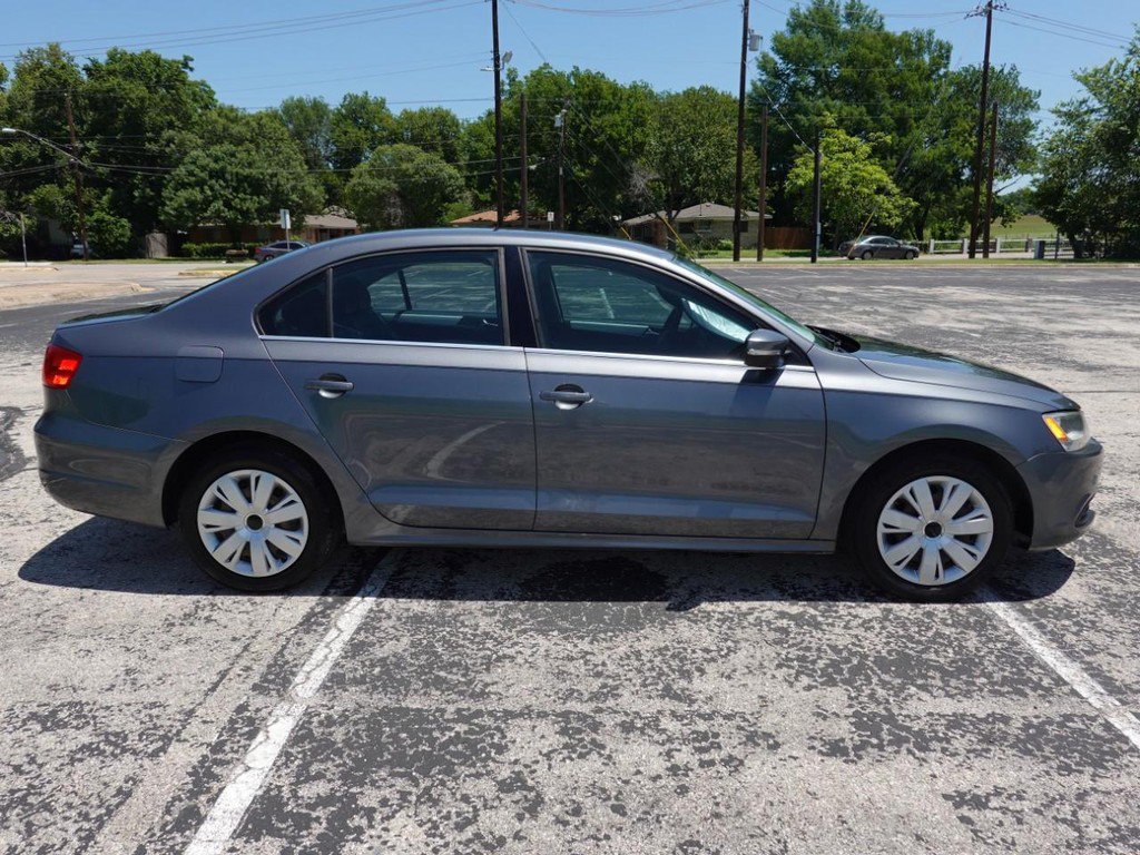Used 2013 Volkswagen Jetta SE FWD image 8