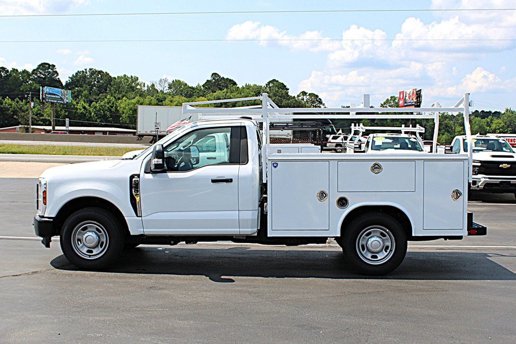 Used 2025 Ford F350 XL w/ XL Driver Assist Package RWD image 6