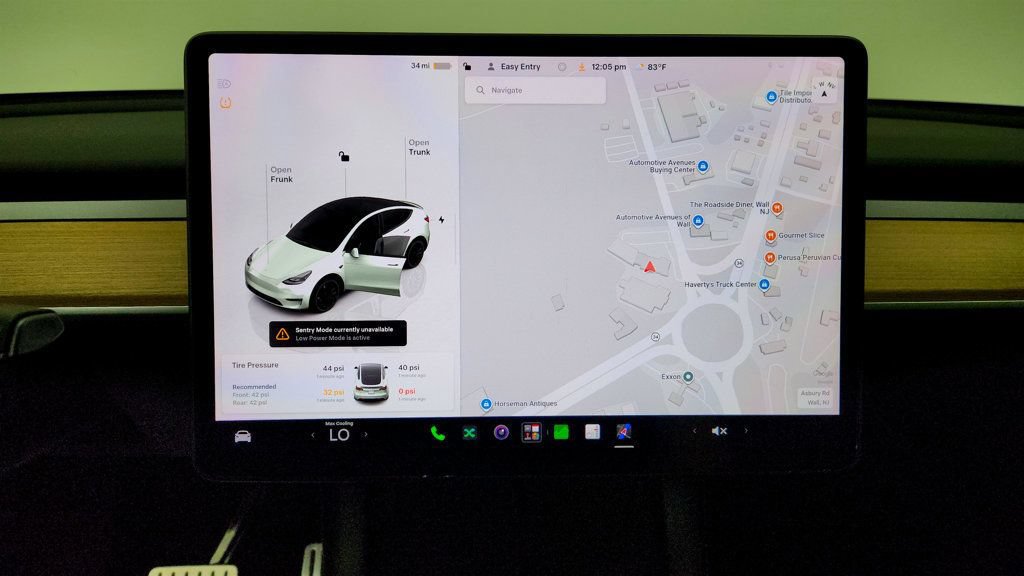 Used 2024 Tesla Model Y Performance AWD/4WD image 23