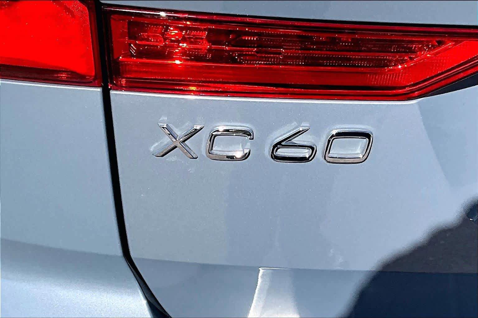 Certified 2023 Volvo XC60 B5 Plus w/ Climate Package AWD/4WD image 31