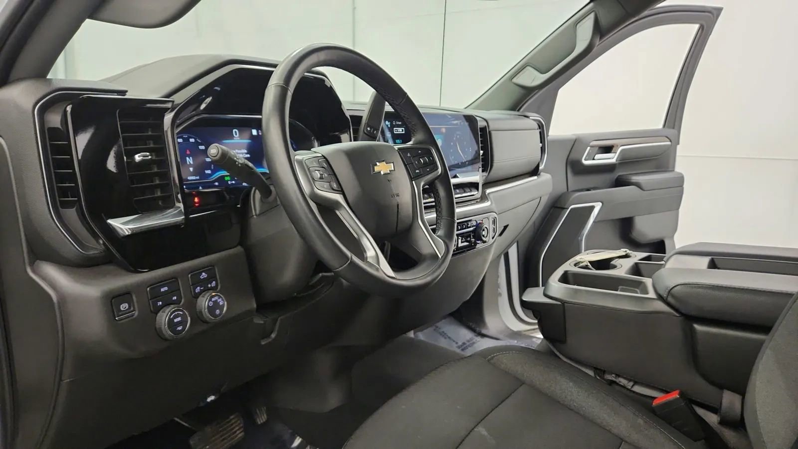 Used 2023 Chevrolet Silverado 1500 LT image 14