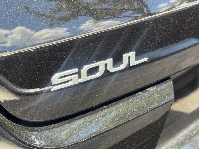Certified 2025 Kia Soul LX w/ LX Technology Package FWD image 4