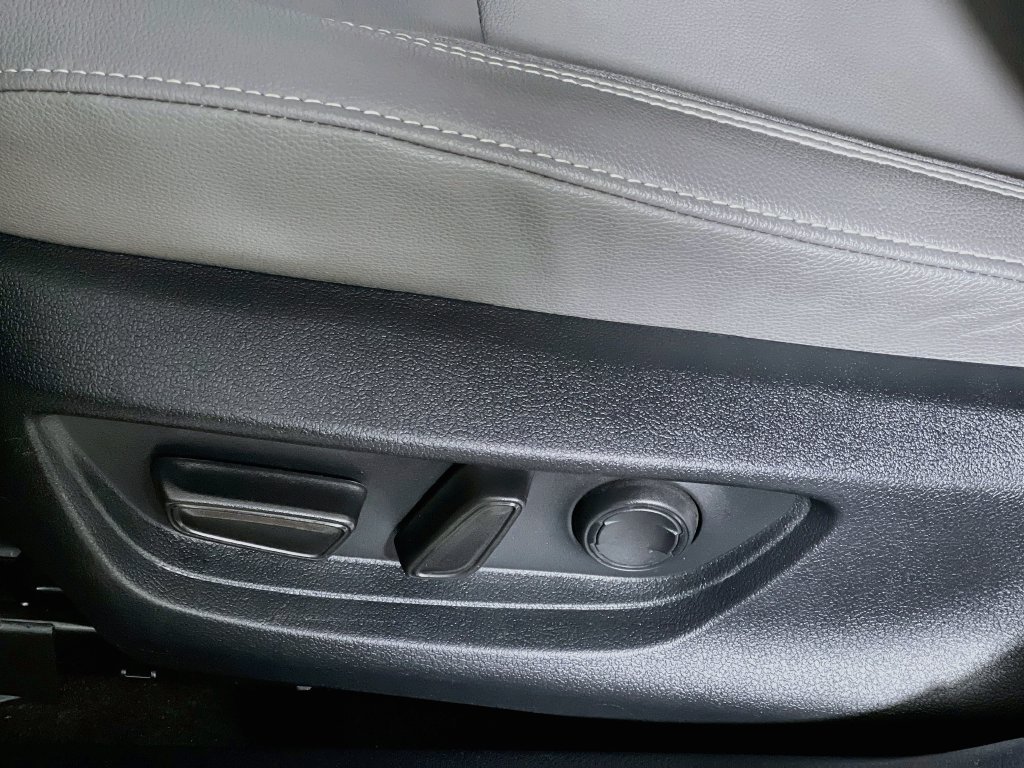 Used 2025 Toyota Camry SE FWD image 13