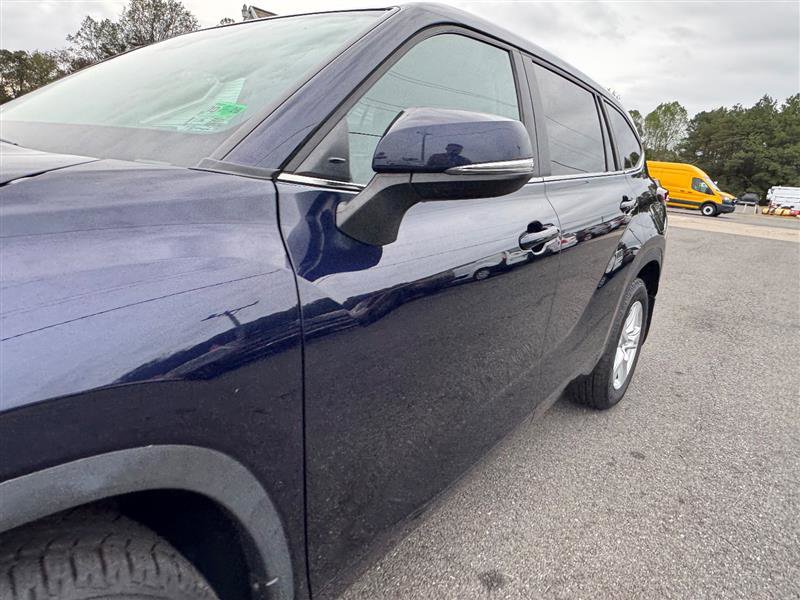 Used 2024 Toyota Highlander LE image 13