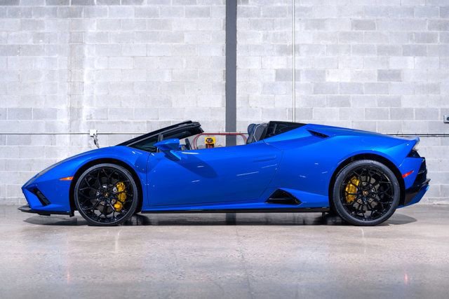 Used 2020 Lamborghini Huracan EVO image 6