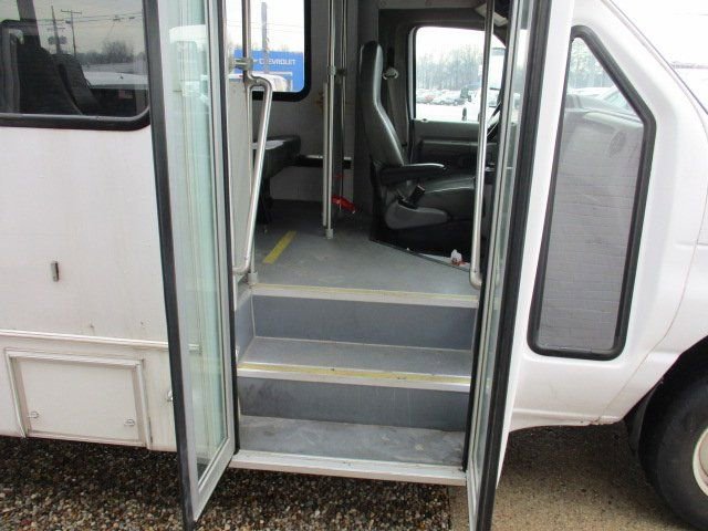 Used 2018 Ford E-450 and Econoline 450 Super Duty w/ Shuttle Bus Prep Package RWD image 4